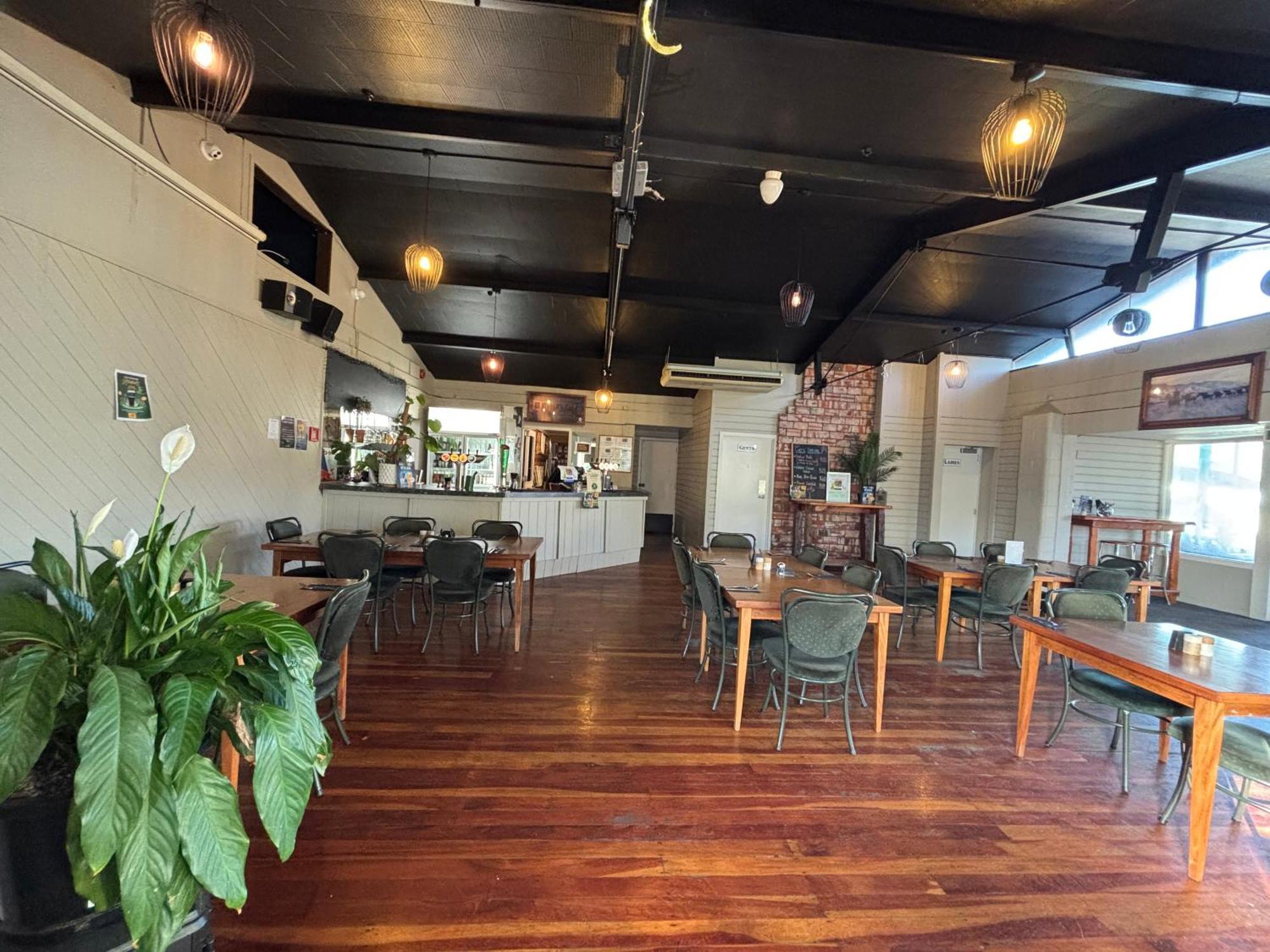Leopard Hotel Waipukurau Exterior foto